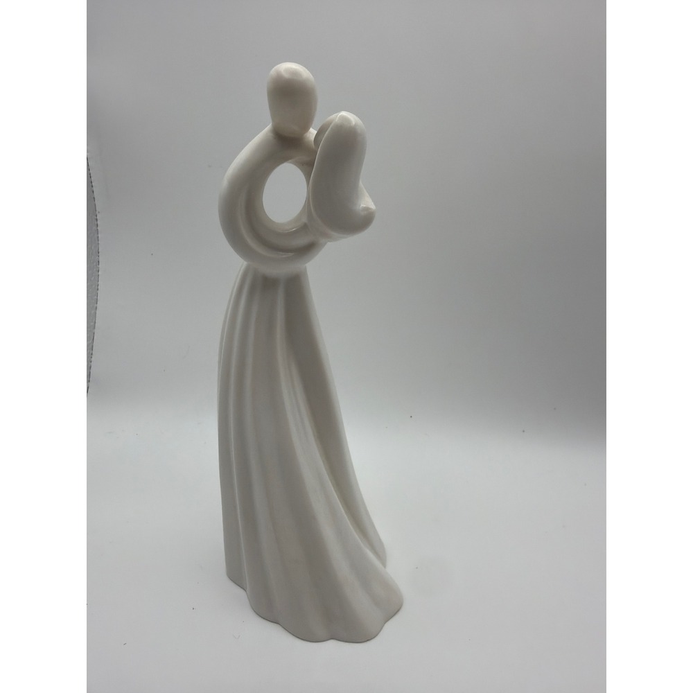 Enesco Circle of Love Kiss Figurine Kim Lawrence 108845 White Porcelain Couple